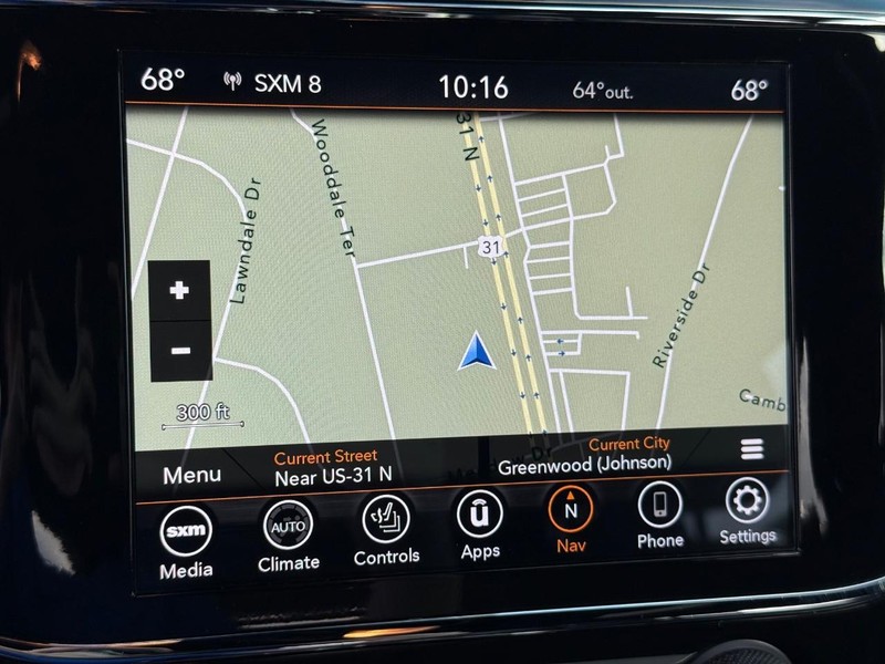 Jeep Grand Cherokee Vehicle Image 18