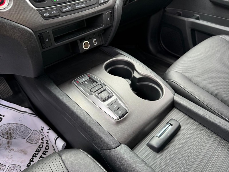 Honda Ridgeline Vehicle Image 21