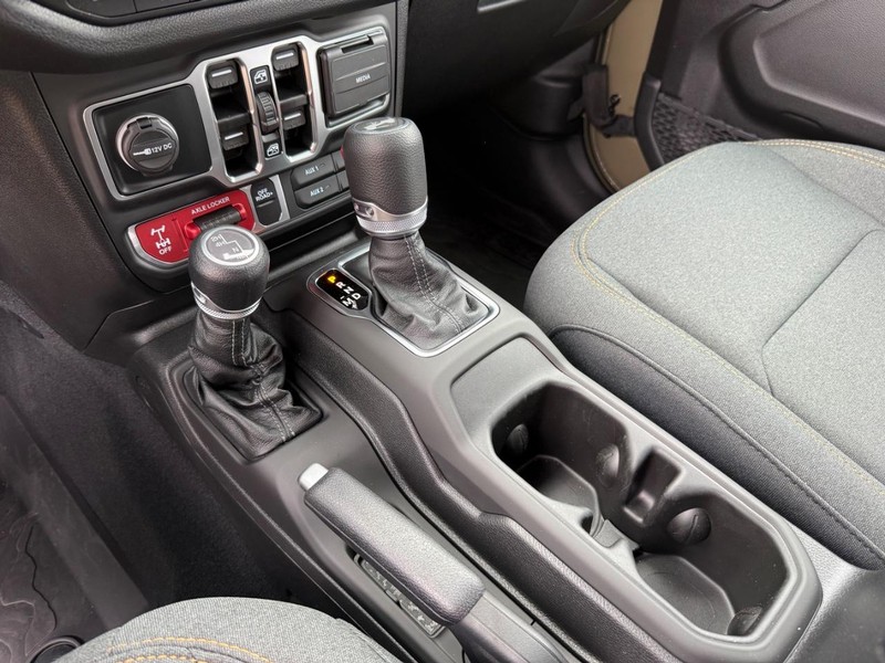 Jeep Wrangler Vehicle Image 14