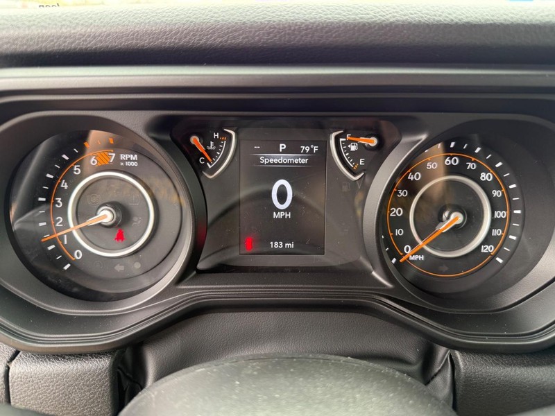 Jeep Wrangler Vehicle Image 17