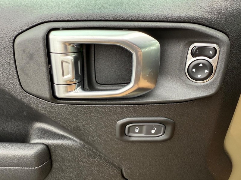 Jeep Wrangler Vehicle Image 19