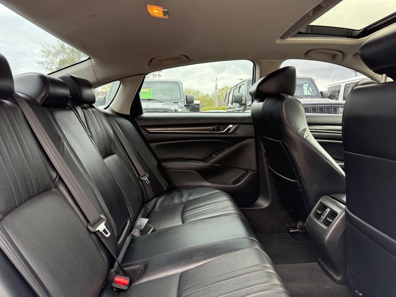 Honda Accord Sedan Vehicle Image 10
