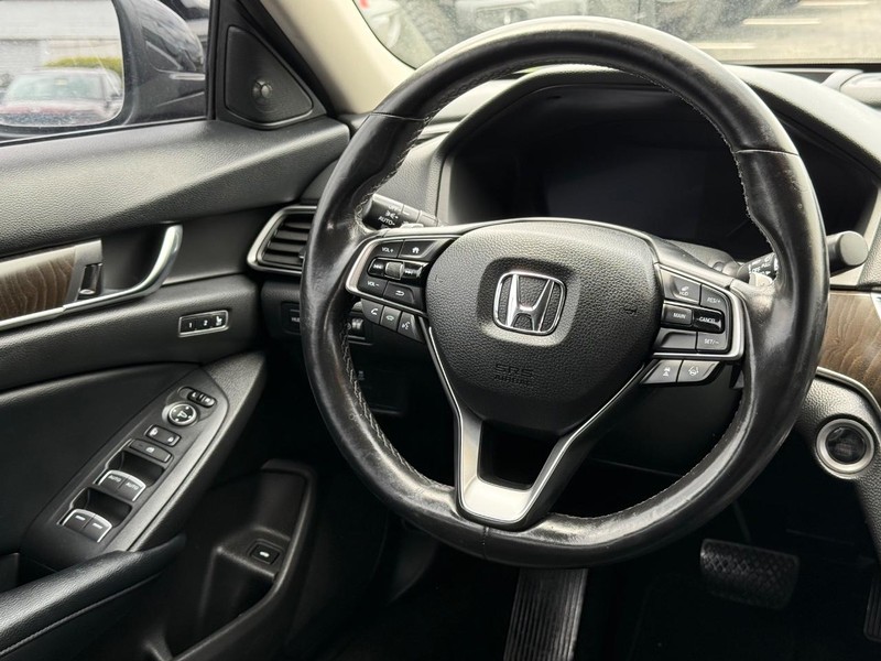 Honda Accord Sedan Vehicle Image 13