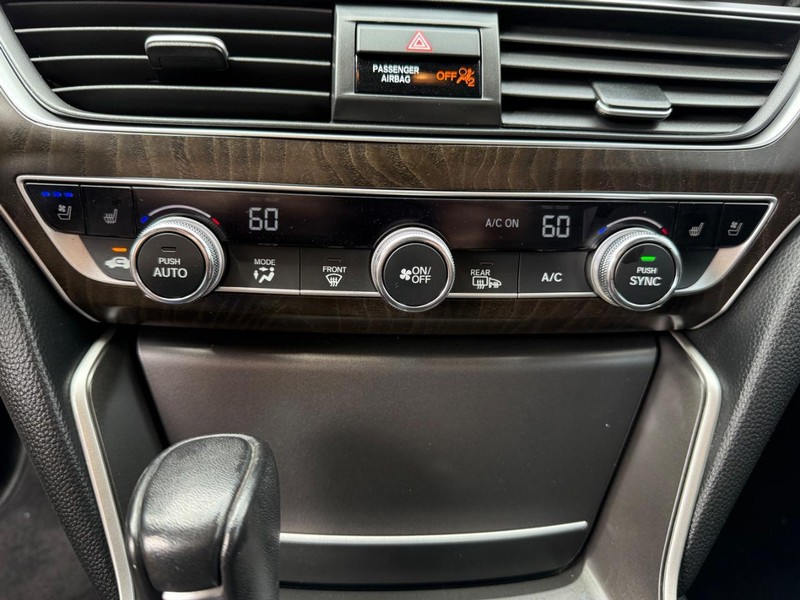 Honda Accord Sedan Vehicle Image 20
