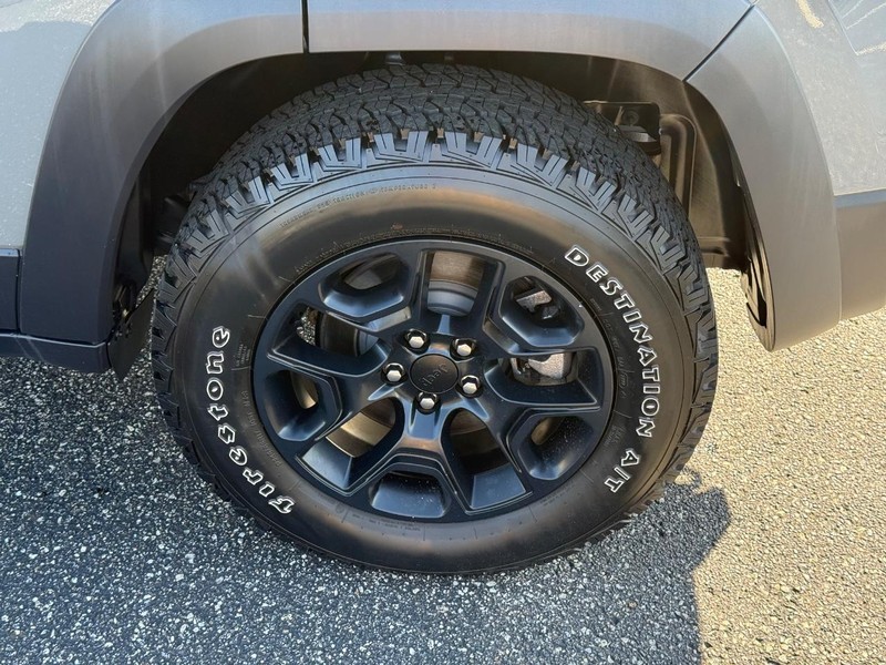 Jeep Cherokee Vehicle Image 06