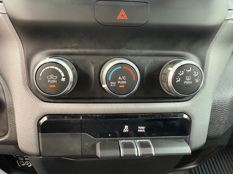 Ram 1500 Vehicle Image 18