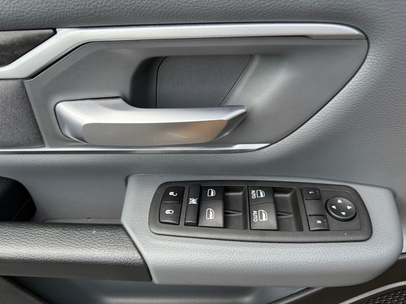 Ram 1500 Vehicle Image 23