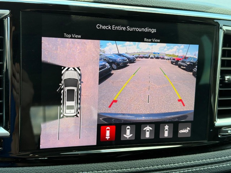Chrysler Pacifica Vehicle Image 20