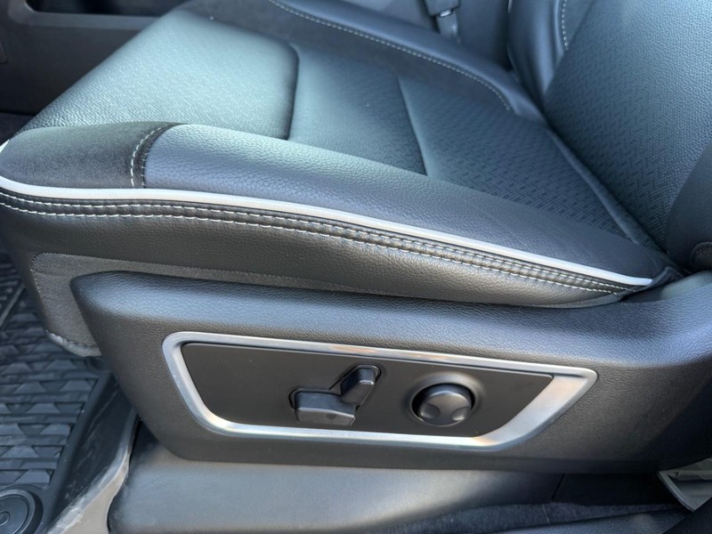Ram 1500 Vehicle Image 18