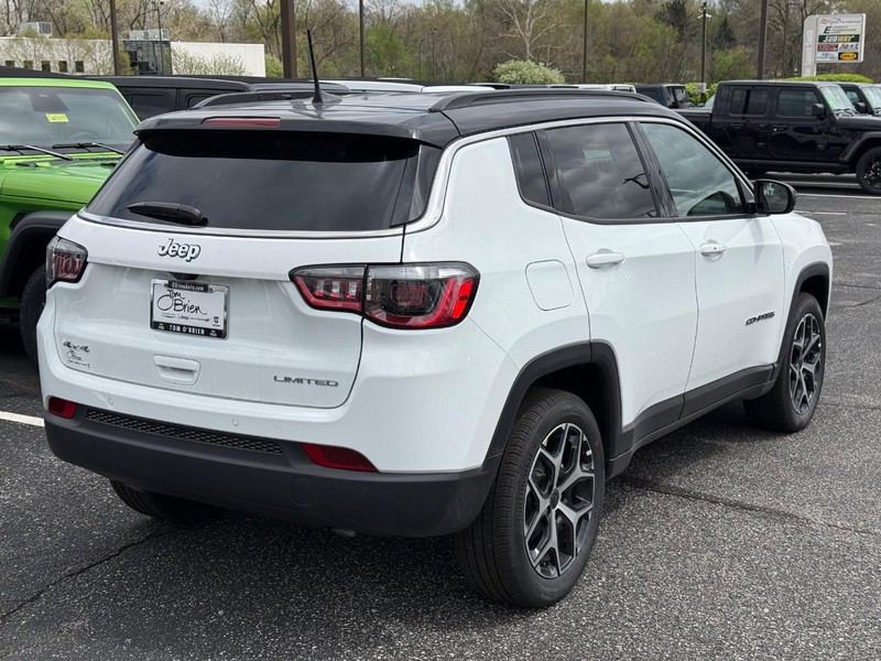 Jeep Compass Vehicle Image 03