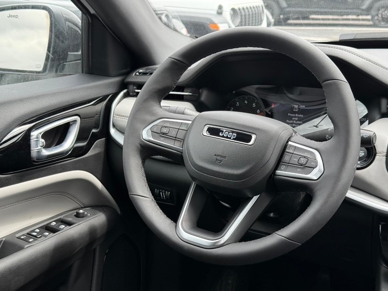 Jeep Compass Vehicle Image 06