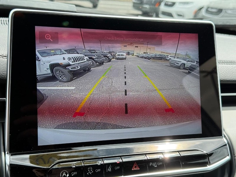 Jeep Compass Vehicle Image 11