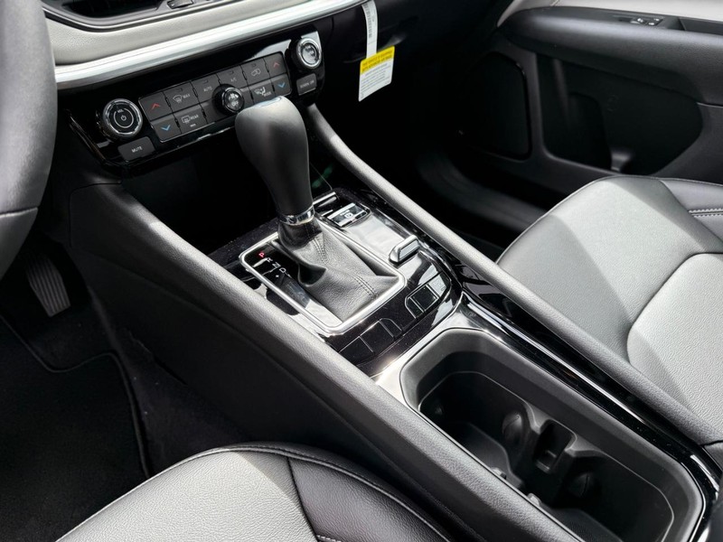 Jeep Compass Vehicle Image 13