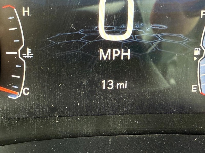Jeep Compass Vehicle Image 16