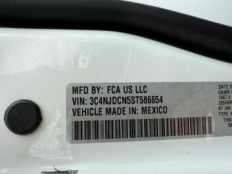 Jeep Compass Vehicle Image 19