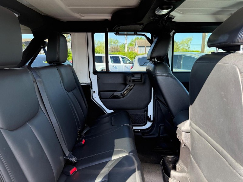 Jeep Wrangler Unlimited Vehicle Image 10