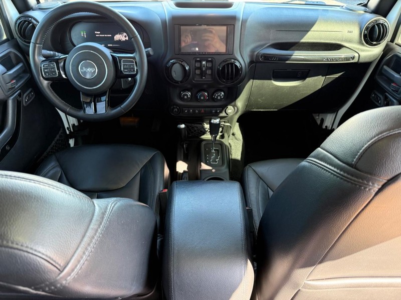 Jeep Wrangler Unlimited Vehicle Image 11