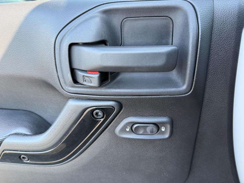 Jeep Wrangler Unlimited Vehicle Image 23