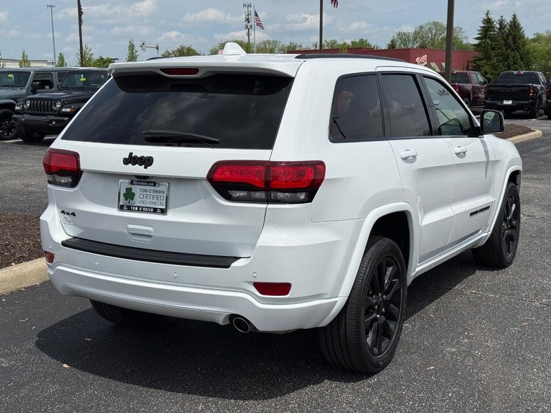 Jeep Grand Cherokee Vehicle Image 03