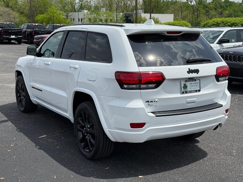 Jeep Grand Cherokee Vehicle Image 05