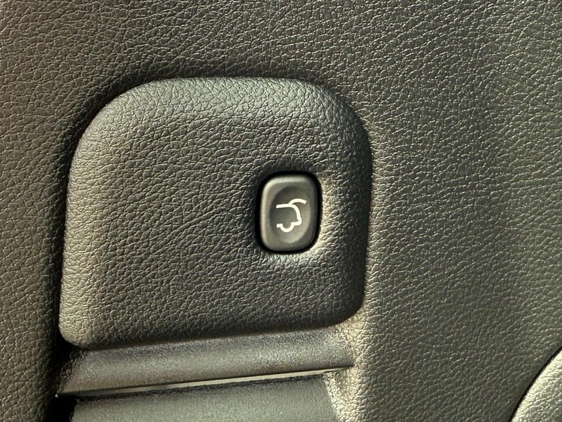 Jeep Grand Cherokee Vehicle Image 08