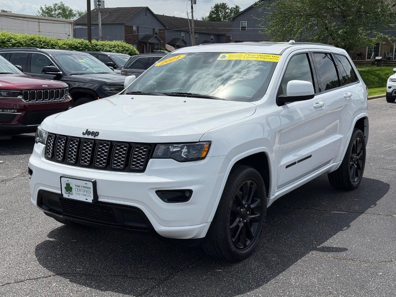 Jeep Grand Cherokee Vehicle Image 09
