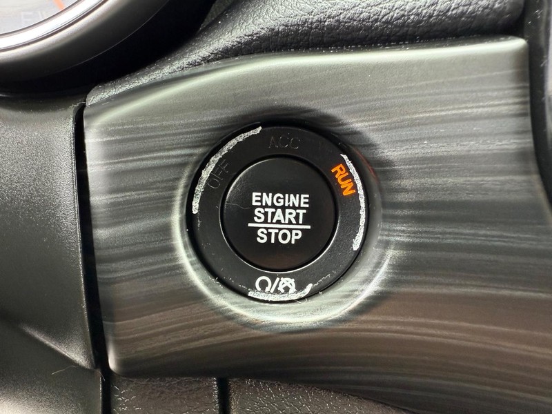 Jeep Grand Cherokee Vehicle Image 17