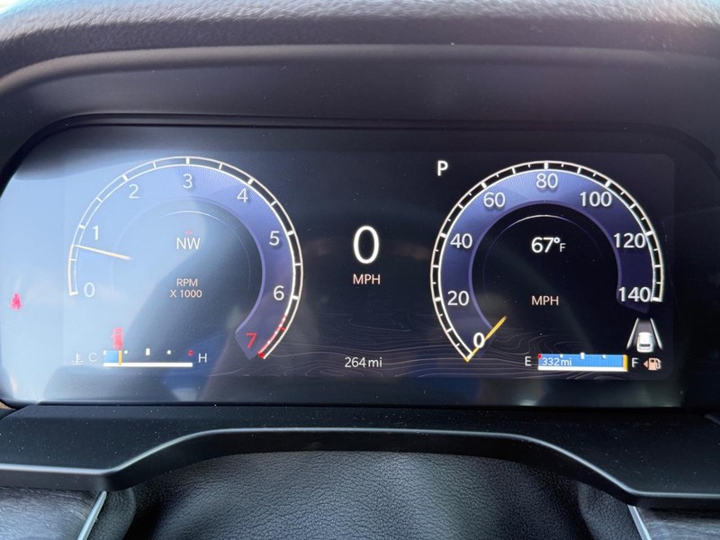 Jeep Grand Cherokee L Vehicle Image 18