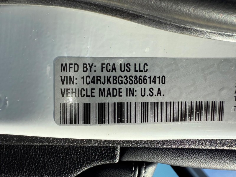 Jeep Grand Cherokee L Vehicle Image 22