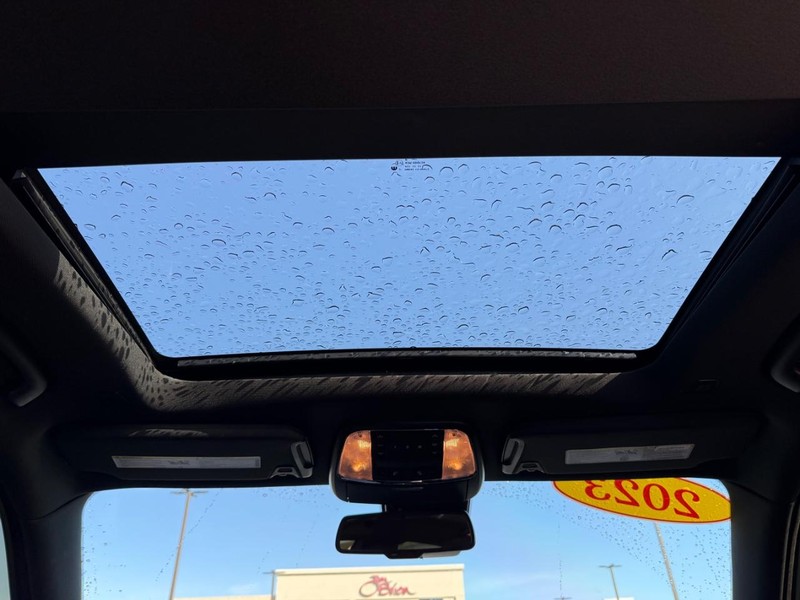 Chrysler 300 Vehicle Image 11