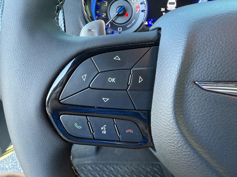 Chrysler 300 Vehicle Image 14