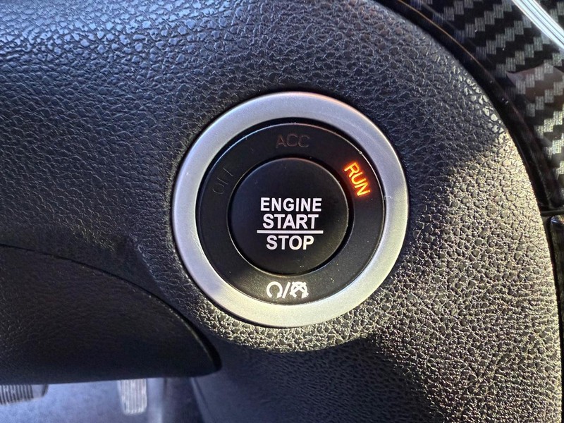 Chrysler 300 Vehicle Image 16