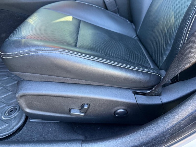 Chrysler 300 Vehicle Image 26