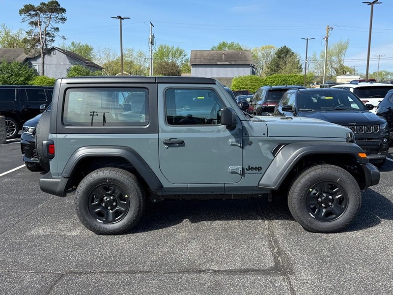 Jeep Wrangler Vehicle Image 02