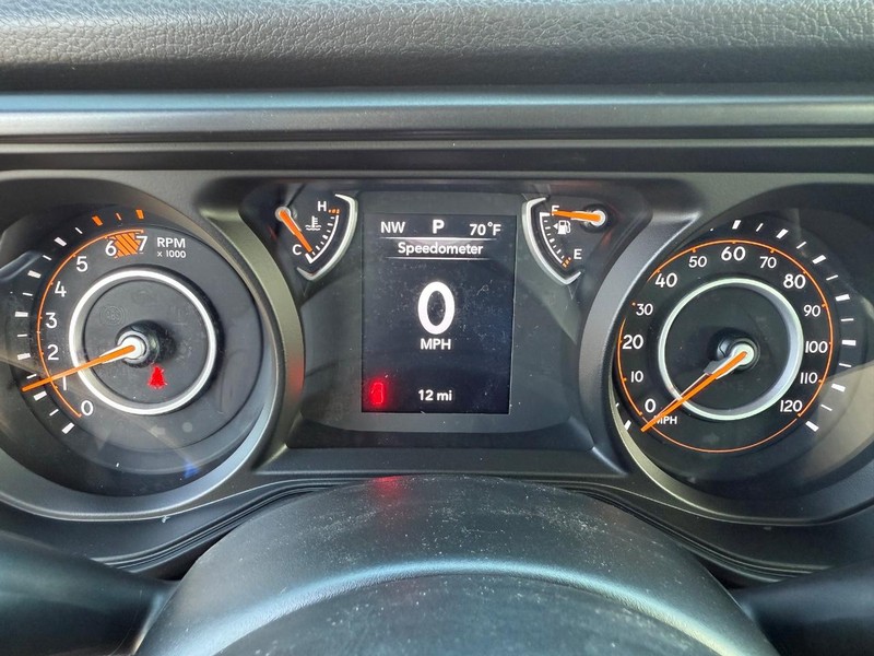 Jeep Wrangler Vehicle Image 15
