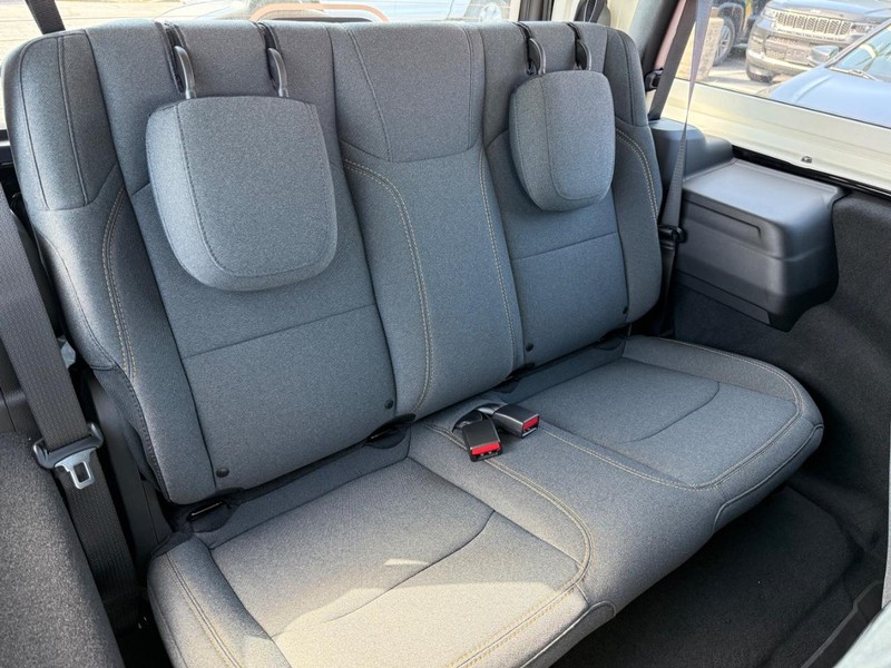 Jeep Wrangler Vehicle Image 06