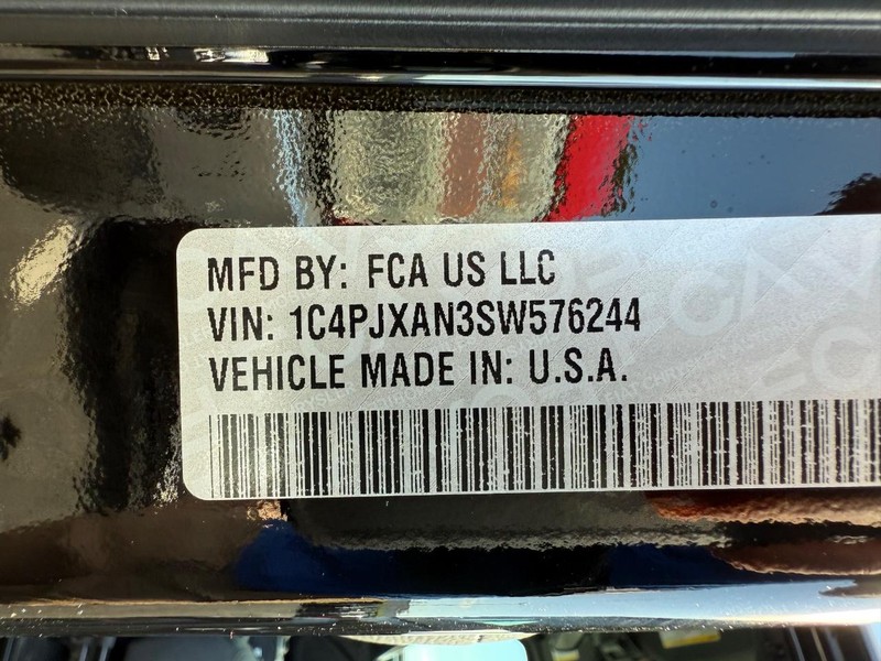 Jeep Wrangler Vehicle Image 19