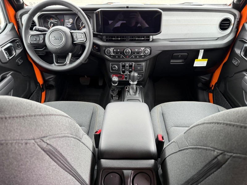 Jeep Wrangler Vehicle Image 05