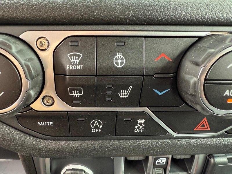 Jeep Wrangler Vehicle Image 10