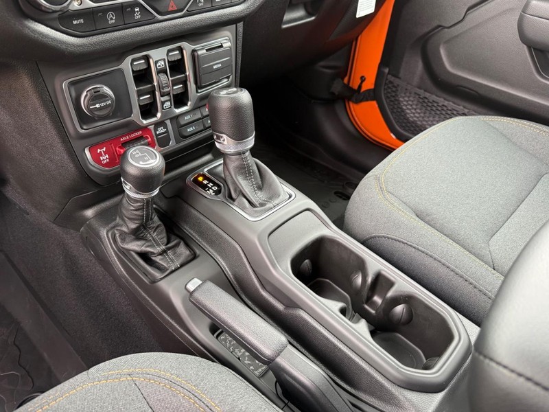 Jeep Wrangler Vehicle Image 14