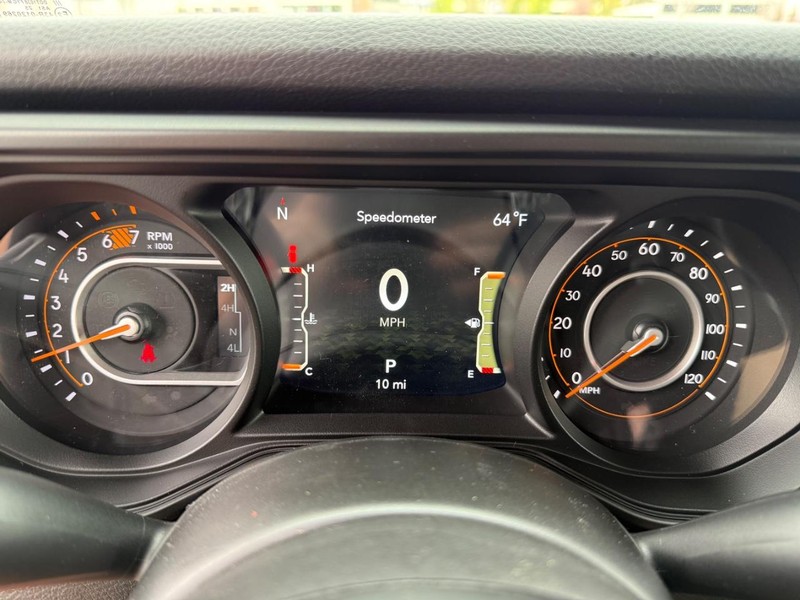 Jeep Wrangler Vehicle Image 16