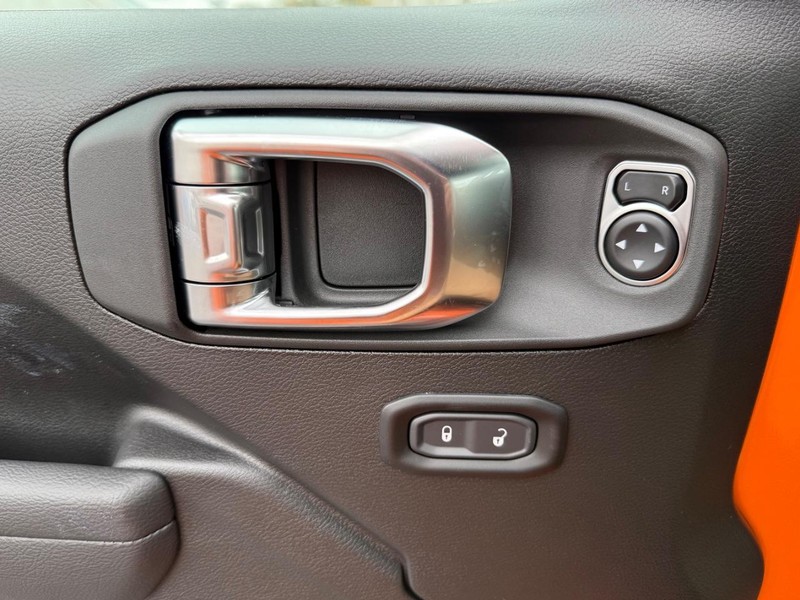 Jeep Wrangler Vehicle Image 18