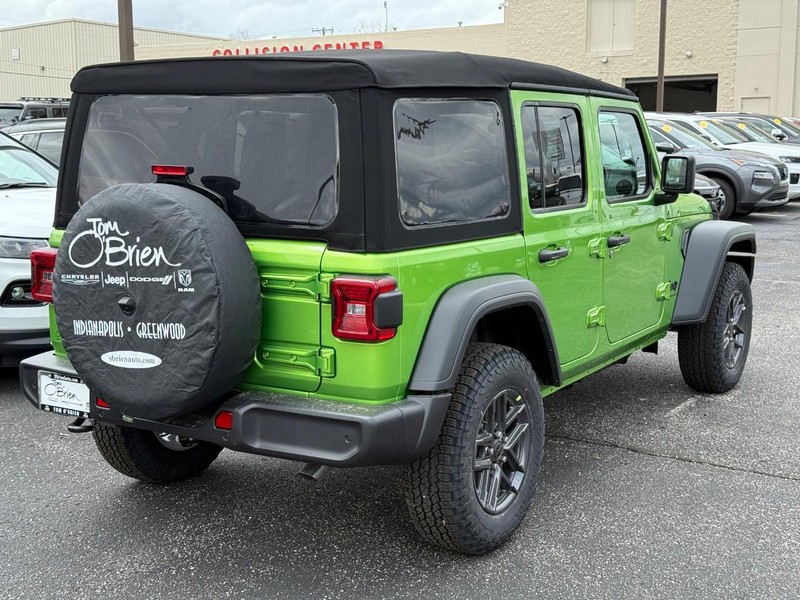 Jeep Wrangler Vehicle Image 03