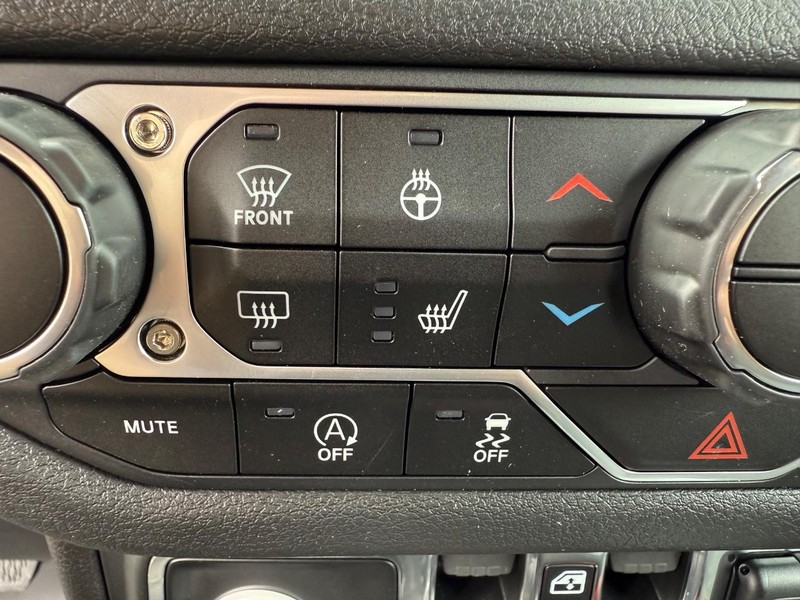 Jeep Wrangler Vehicle Image 10