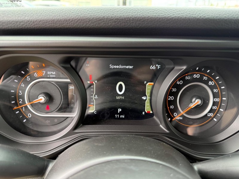 Jeep Wrangler Vehicle Image 16