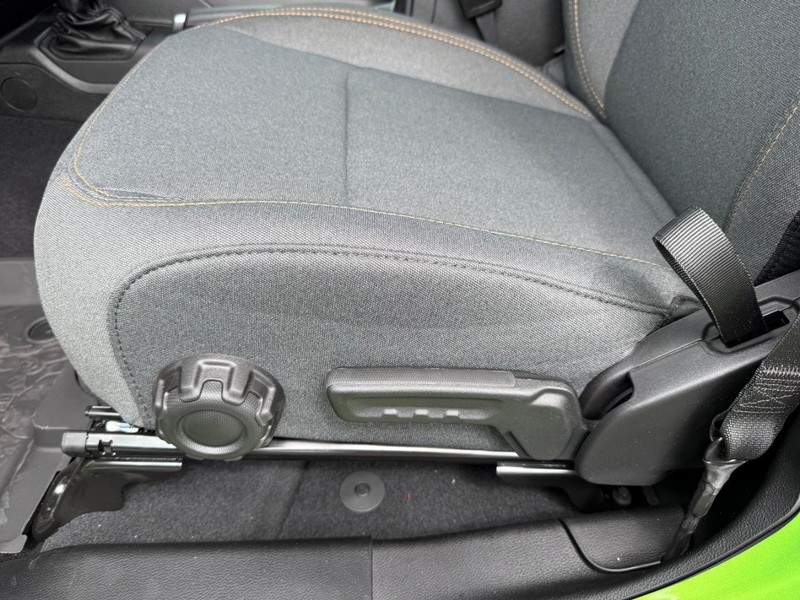 Jeep Wrangler Vehicle Image 19