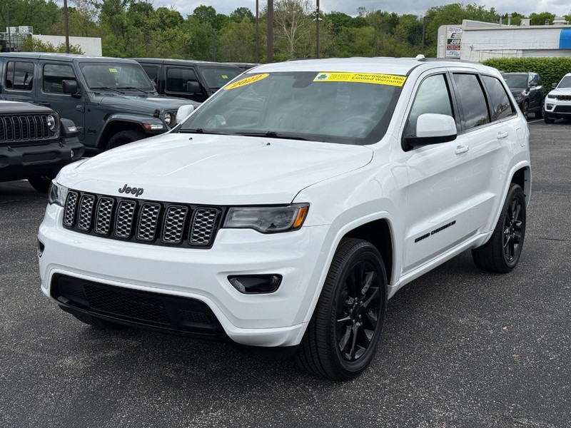 Jeep Grand Cherokee WK Vehicle Image 09
