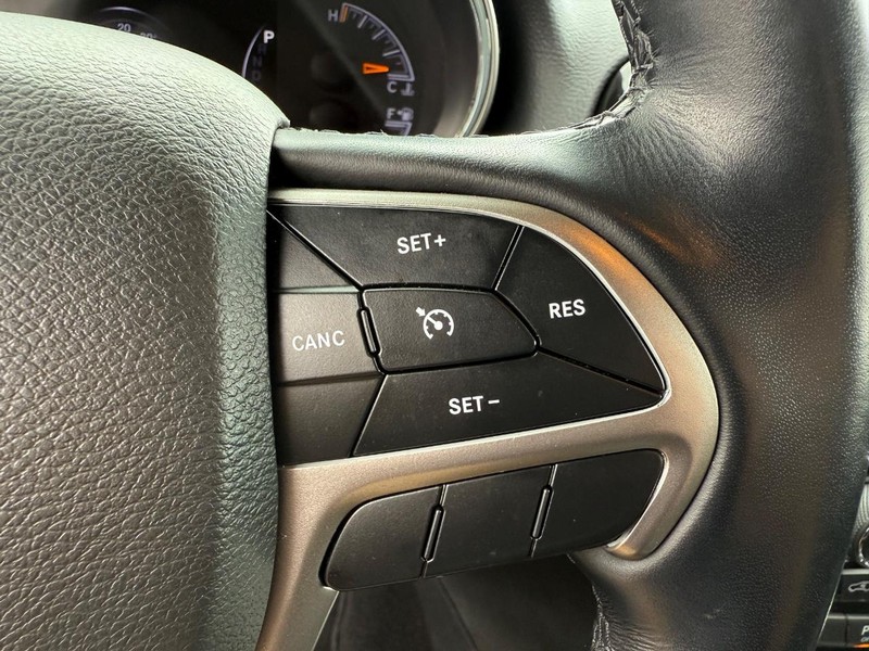 Jeep Grand Cherokee WK Vehicle Image 15
