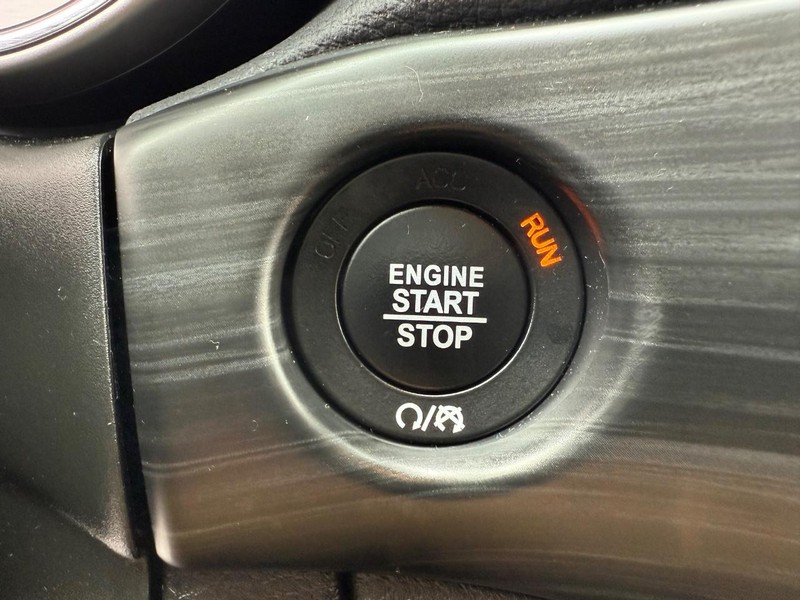 Jeep Grand Cherokee WK Vehicle Image 16