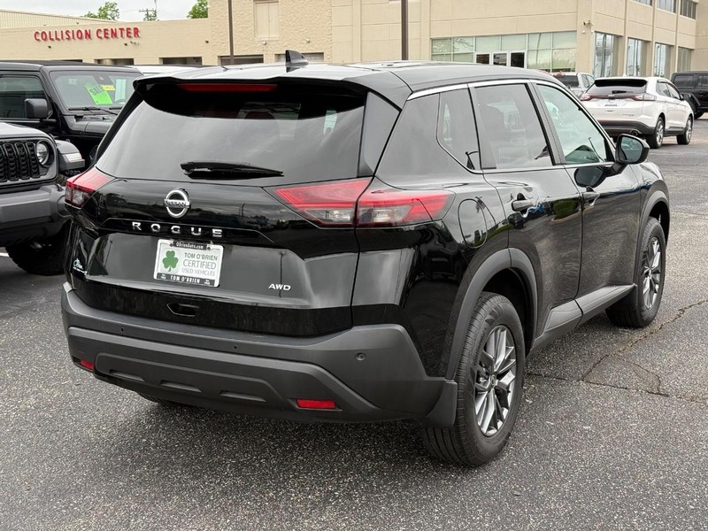 Nissan Rogue Vehicle Image 03